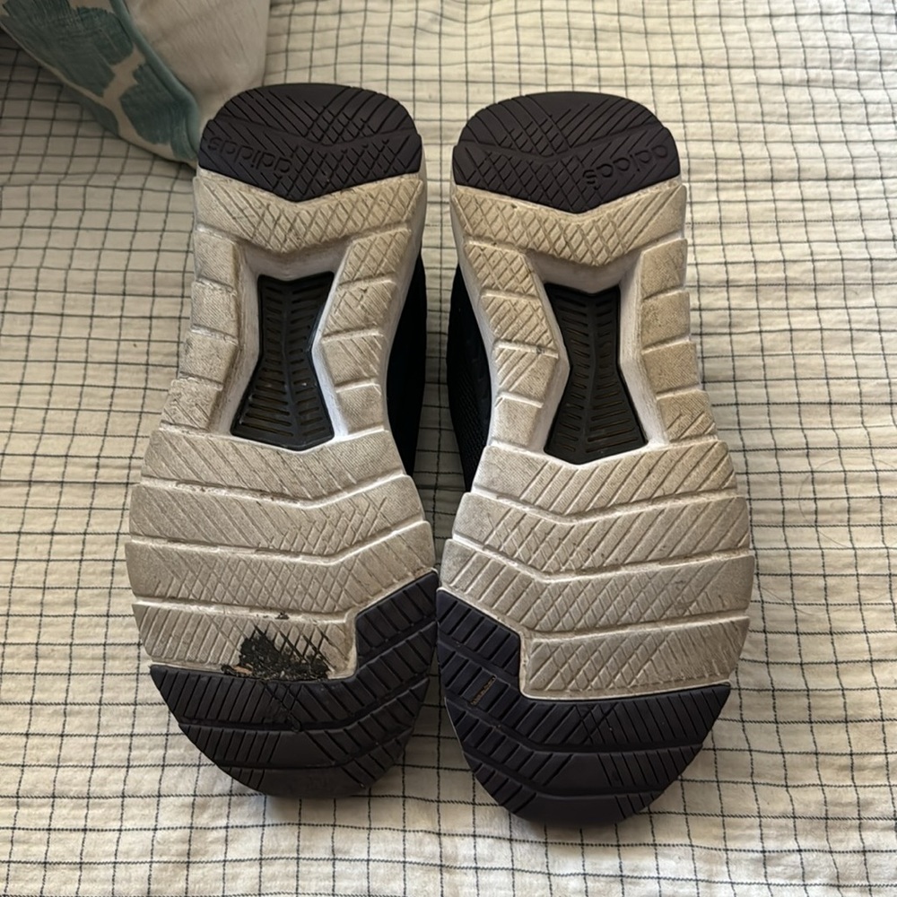 ADIDAS 🔥 - Picture 4 of 4
